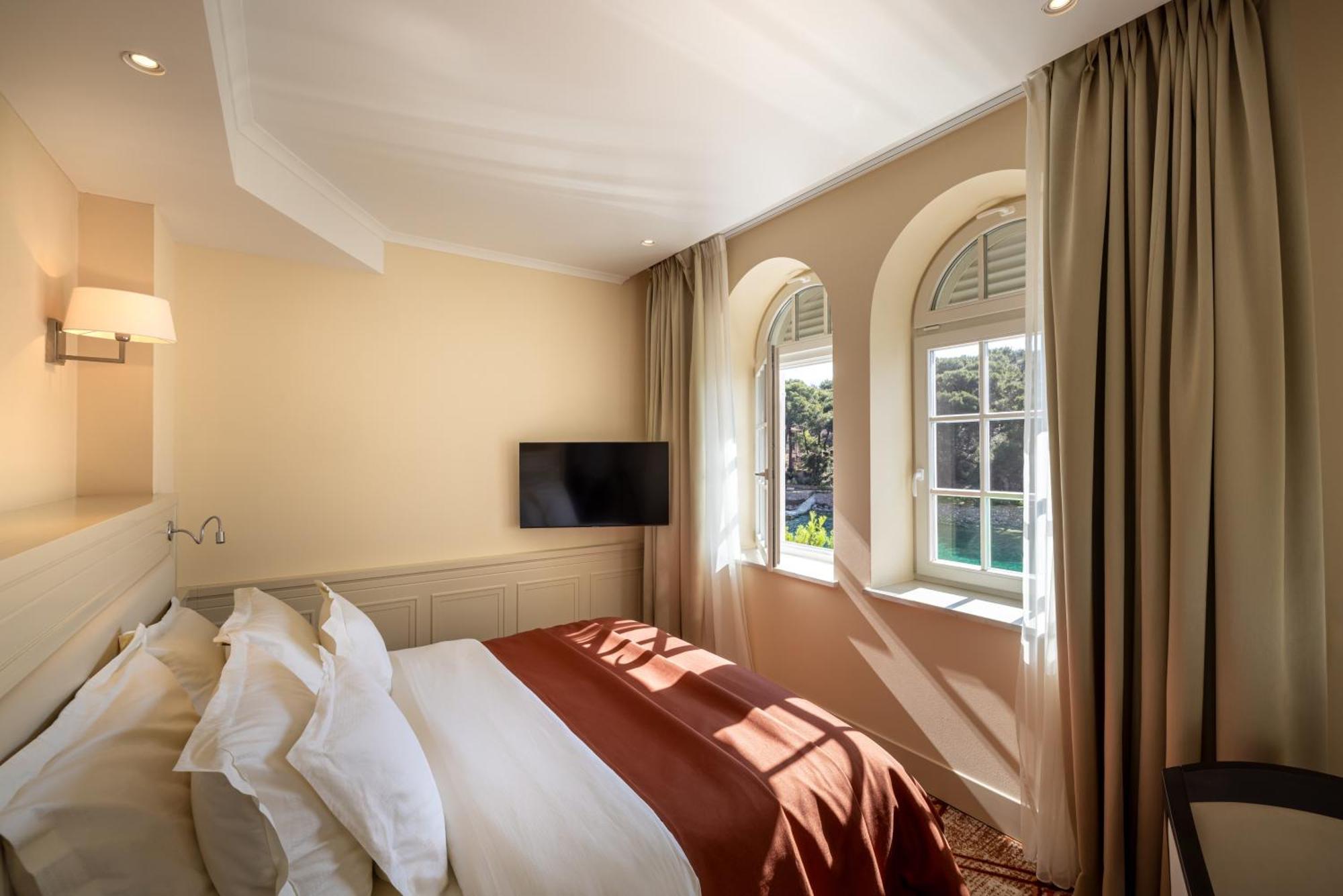 Alhambra Suite with Balcony and Sea View