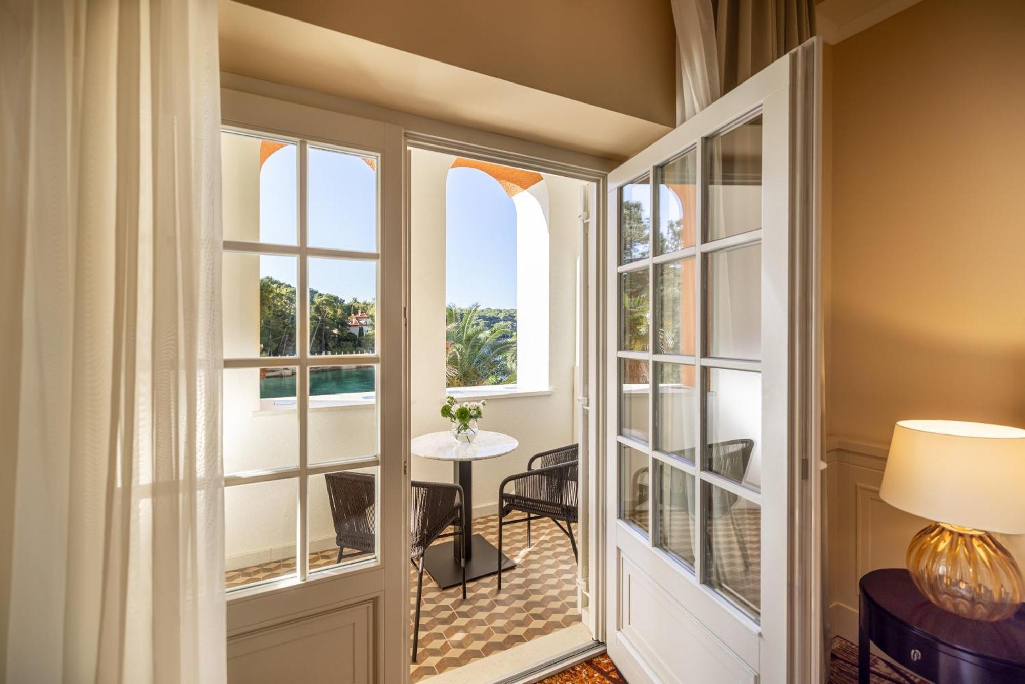 Deluxe Doppelzimmer mit Balkon und Meerblick